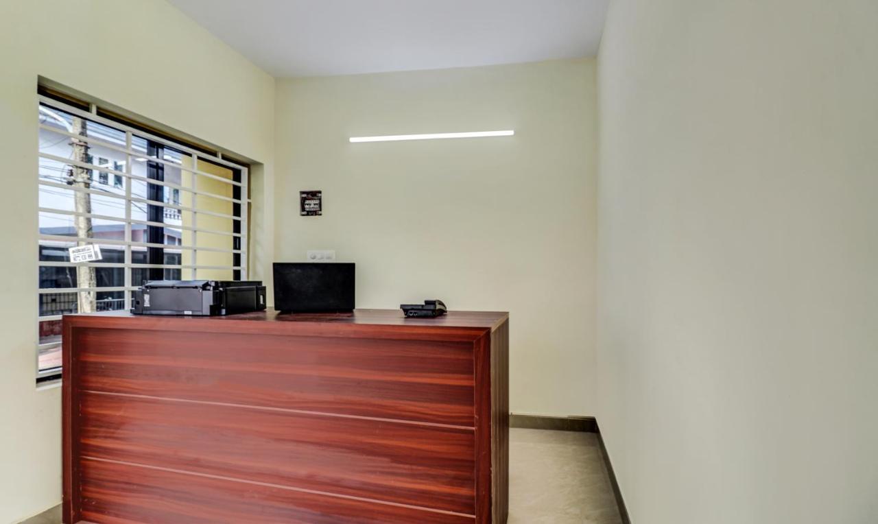 Itsy Hotels Rain Tulsi Stayz, Palarivattom Junction Kochi Exterior foto