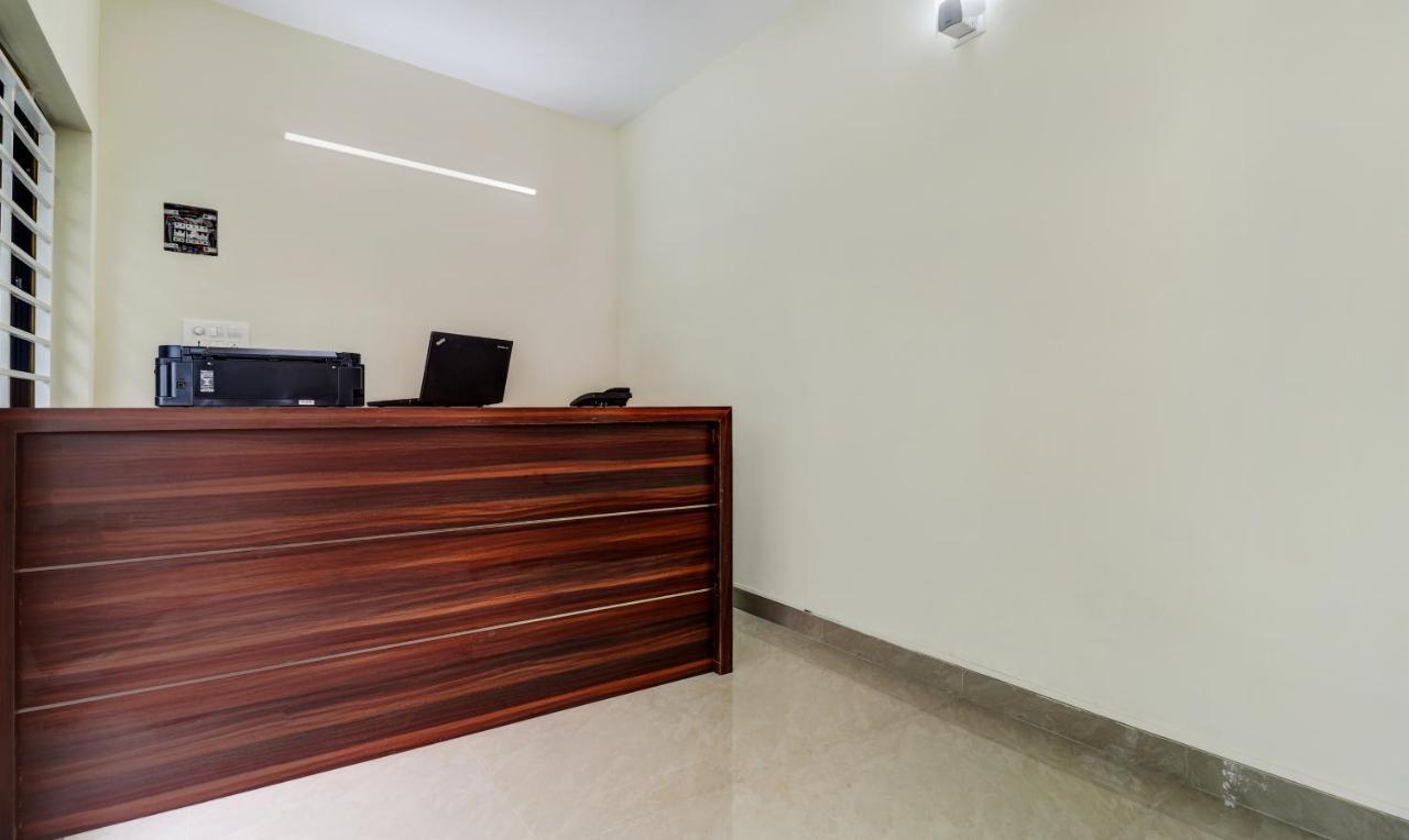 Itsy Hotels Rain Tulsi Stayz, Palarivattom Junction Kochi Exterior foto